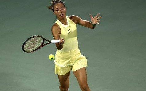 【一竞技】WTA1000迪拜站：郑钦文轻松晋级8强